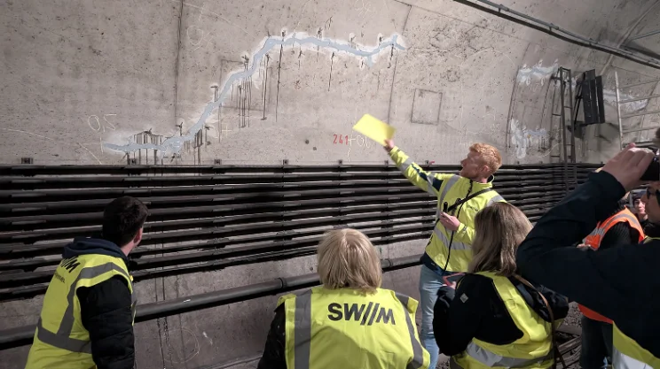 Projektleiter Hannes Venneklaas zeigt den Fortschritt der Tunnelsanierung. Projektleiter Hannes Venneklaas zeigt den Fortschritt der Tunnelsanierung.